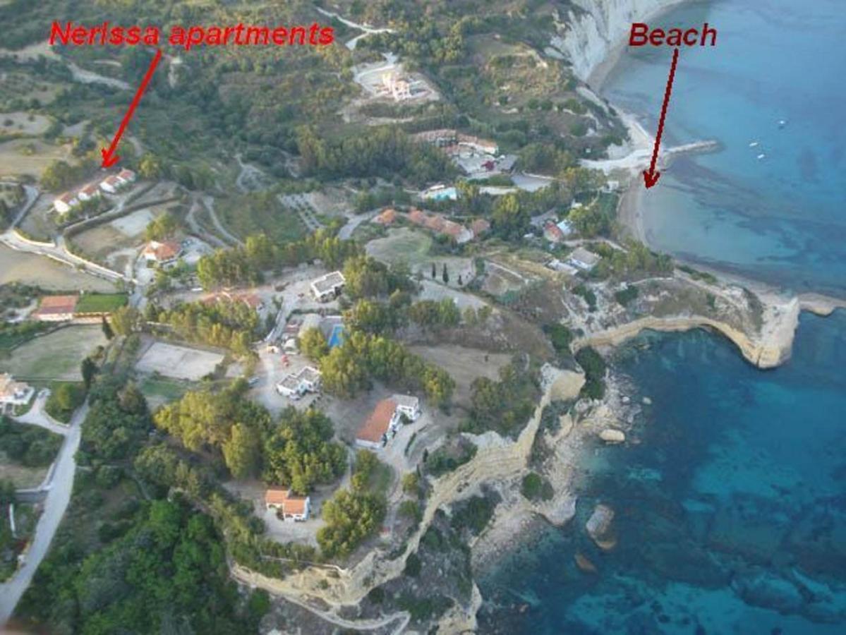 Nerissa Bungalow 2, Two Bedroom House With Sea View Спартия Екстериор снимка